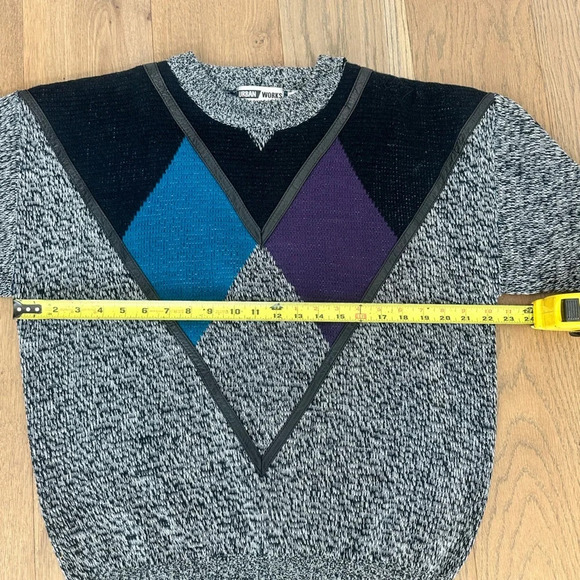 Men’s Vintage Urban Works Sweater with Leather Trim Large - Picture 6 of 7